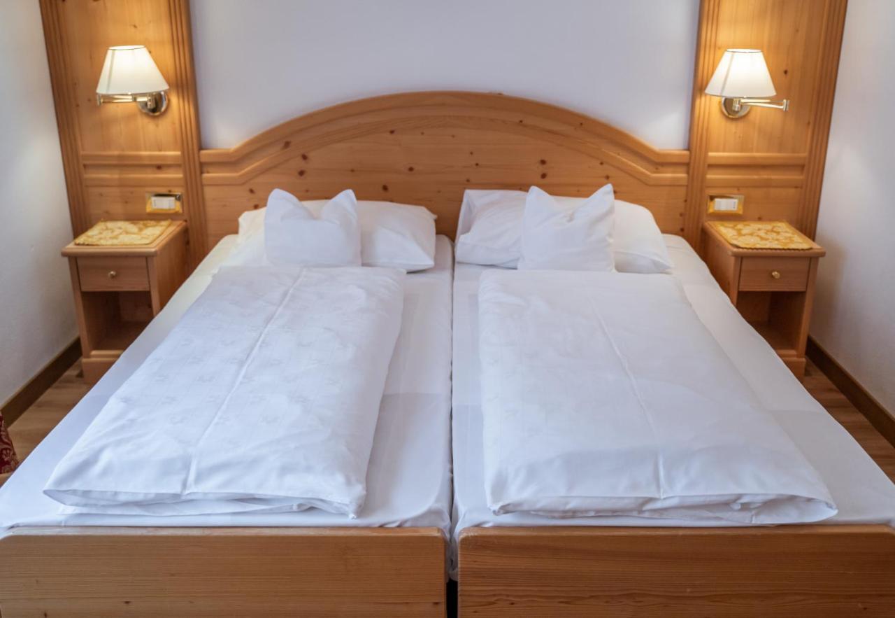Garni Franca B&B セルヴァ・ディ・ヴァル・ガルデーナ エクステリア 写真