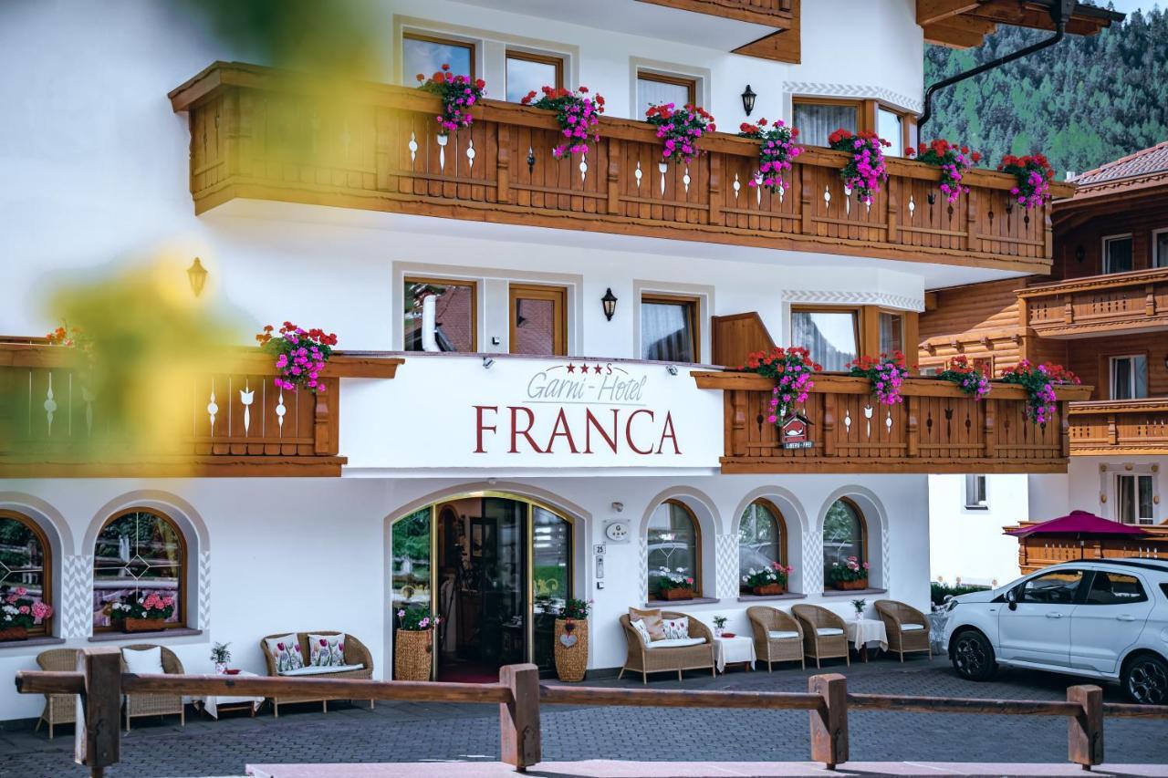 Garni Franca B&B セルヴァ・ディ・ヴァル・ガルデーナ エクステリア 写真