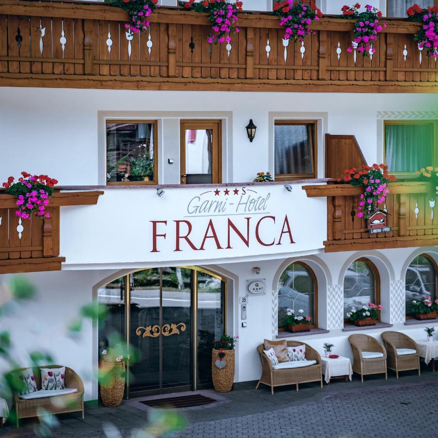 Garni Franca B&B セルヴァ・ディ・ヴァル・ガルデーナ エクステリア 写真