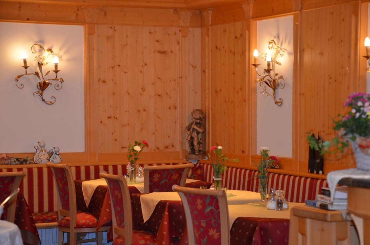 Garni Franca B&B セルヴァ・ディ・ヴァル・ガルデーナ エクステリア 写真
